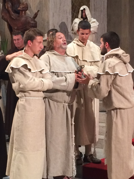 <em>Prikazanje života svetoga Lovrinca mučenika</em> u izvedbi Hvarskog pučkog kazališta i režiji Marina Carića