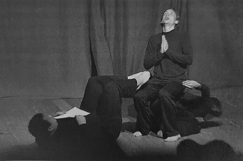 UAOS, Gllugl: <em>Pakel na zemli</em>, 2013.