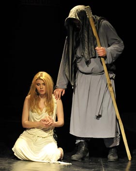 Medley teatar u suradnji s Teatrom na Trešnjevci, Zagreb: Ivana Matas Zorica (prema Sofoklu) – Trpimir Jerković, Antigona – Prokletstvo roda, red. Marijana Matešić Jerković