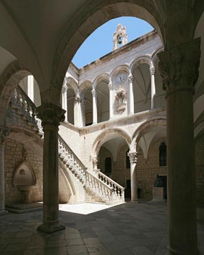 Atrij Kneževa dvora