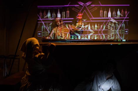 Eurokaz, Zagreb: Bife Titanik, prema pripovijetki Bife Titanik Ive Andrića, raspravi Strah i drhtanje Sørena Kierkegaarda, romanu Ljubavnik u Bolzanu Sándora Máraia, red. Branko Brezovec