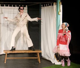 Scena Zvonimir Rogoz Hrvatskog narodnog kazališta u Varaždinu: Bogi Ivač znova (prema motivima srednjevjekovnih francuskih farsi nepoznata autora), red. Ljubomir Kerekeš