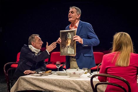 Gostovanje: Sarajevski ratni teatar (SARTR) i Internacionalni teatarski festival MESS – Scena MESS, Sarajevo: Igor Štiks, Brašno u venama, red. Boris Liješević (u Teatru Exit, Zagreb)