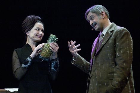 Zagrebačko gradsko kazalište komedija: Joe Masteroff / Fred Ebb / John Kander, Cabaret, red. Dora Ruždjak Podolski, dir. Dinko Appelt