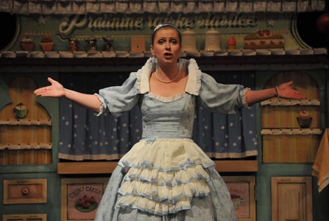 Dječje kazalište Branka Mihaljevića, Osijek, Gradsko kazalište Joza Ivakić, Vinkovci: Kristina Gavran, Čarobni kolač, red. Frana Marija Vranković