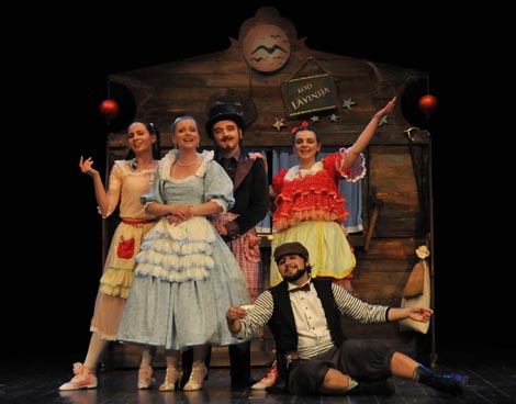 Dječje kazalište Branka Mihaljevića, Osijek, Gradsko kazalište Joza Ivakić, Vinkovci: Kristina Gavran, Čarobni kolač, red. Frana Marija Vranković