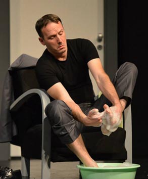 Gradsko kazalište Zorin dom, Karlovac: Luigi Lunari, Čekaonica d.o.o., red. Ivana Peroš