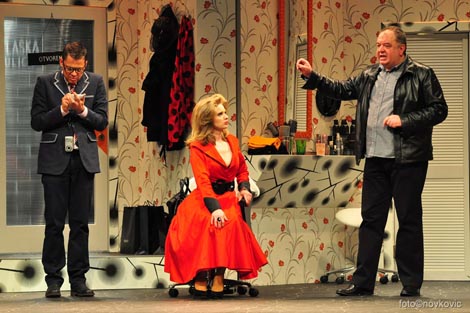 Zagrebačko gradsko kazalište Komedija: Paul Pörtner, Čisto ludilo, red. Nina Kleflin