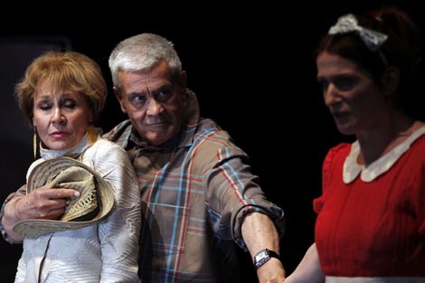 Hrvatska drama HNK-a Ivana pl. Zajca i HKD teatar Rijeka: Vedrana Rudan, Dabogda te majka rodila, red. Tatjana Mandić Rigonat