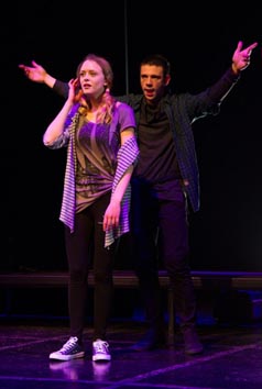 Teatar Exit, Zagreb: Enda Walsh, Disco svinje, red. Matko Raguž