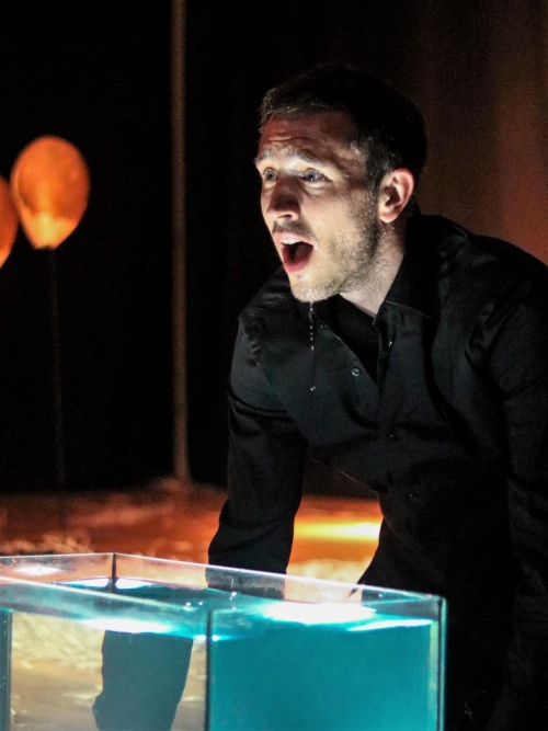 Glumačka družina Histrion: Silvio Vovk. <em>Dobrodošli u KLUB</em>, red. Silvio Vovk