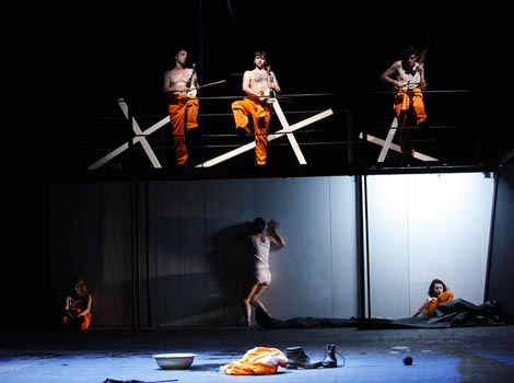 Zagrebačko kazalište mladih, Slovensko narodno gledališče Maribor, Fondazione Teatro Due di Parma: Drakula (po motivima romana Brama Stokera), red. András Urbán