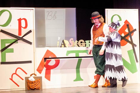 Dječje kazalište Branka Mihaljevića u Osijeku: Mladen Vujčić, Družba djeda Abeceda, red. Mladen Vujčić