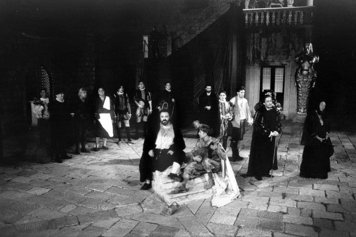 Marin Držić, <em>Dundo Maroje</em>, red. Krešimir Dolenčić, GDK Gavella/DLJI, Gundulićeva poljana, 1995.