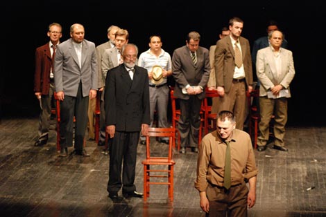 Knjaževsko-srpski teatar, Kragujevac, Bosansko narodno pozorište Zenica, Kazalište Virovitica: Reginald Rose, 12 gnjevnih ljudi, red. Neil Fleckman