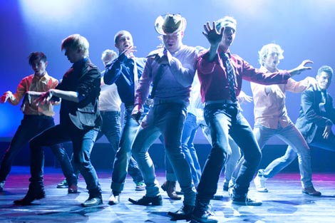 B Glad produkcija, Zagreb: Tom Snow – Dean Pitchford, Footloose, red. Igor Barberić