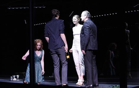 Slovensko narodno gledališče Maribor: Henrik Ibsen, Hedda Gabler, red. Mateja Koležnik, foto: Damjan Švarc