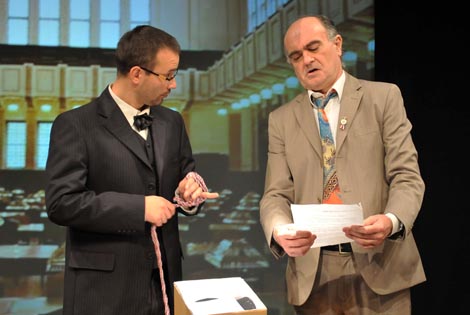 Gradsko kazalište Joza Ivakić, Vinkovci: Miroslav Međimorec, Hrvatski emigranti, red. Miroslav Međimorec