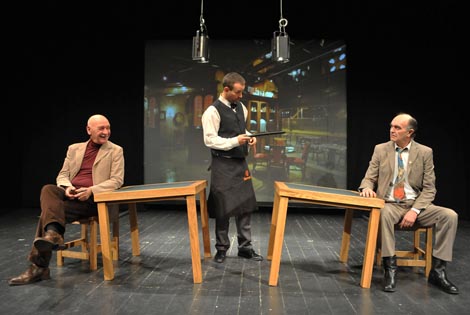 Gradsko kazalište Joza Ivakić, Vinkovci: Miroslav Međimorec, Hrvatski emigranti, red. Miroslav Međimorec