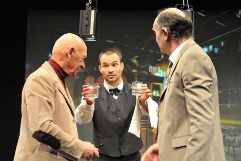 Gradsko kazalište Joza Ivakić, Vinkovci: Miroslav Međimorec, Hrvatski emigranti, red. Miroslav Međimorec