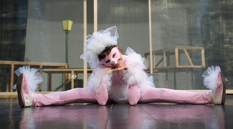 Dječja i lutkarska scena Hrvatskog narodnog kazališta u Varaždinu: Vesna Parun, I ti ljubav nekom daj, red. Ladislav Vindakijević