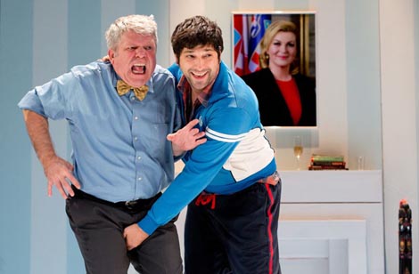 Satiričko kazalište Kerempuh, Zagreb: Richard Bean, Jedan sluga, dva gospodara, red. Vito Taufer