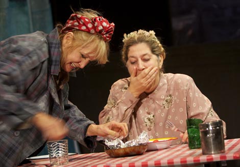 Scena 55 Hrvatskog narodnog kazališta Split: Davor Špišić, Kaćuše, red. Marica Grgurinović