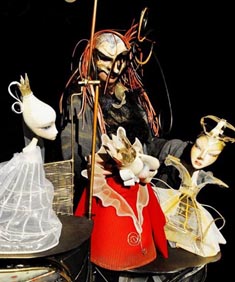 Kuklen teatar Sianie (Lutkarsko kazalište Iskrica), Sofija, Bugarska. Kresivo (prema bajci Hansa Christiana Andersena), red. Jivko Jouranov