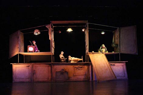 Kazališna družina Pinklec, Čakovec, Dječje kazalište Dubrava, Zagreb: Tamara Kučinović (prema romanu Kućni duhovi Dubravke Ugrešić), Kućni duhovi ili nevidljivi recept za sreću, red. Tamara Kučinović