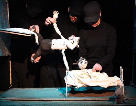 Kazališna družina Pinklec, Čakovec, Dječje kazalište Dubrava, Zagreb: Tamara Kučinović (prema romanu Kućni duhovi Dubravke Ugrešić), Kućni duhovi ili nevidljivi recept za sreću, red. Tamara Kučinović