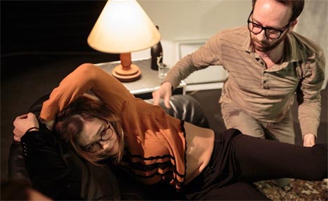 Teatar &TD, Zagreb: Anica Tomić / Jelena Kovačić, Magic Evening, red. Anica Tomić, foto: Teatar &TD, Zagreb: Anica Tomić / Jelena Kovačić, Magic Evening, red. Damir Žižić / Teatar &TD