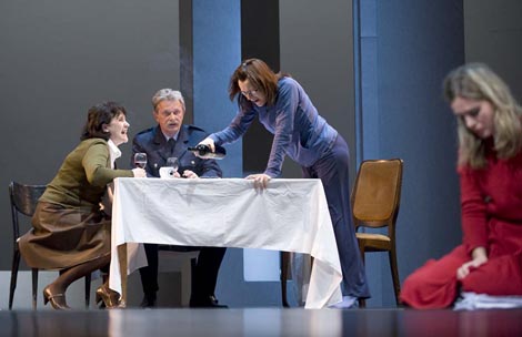 Hrvatsko narodno kazalište u Varaždinu: Jon Fosse, Majka i dijete, red. Dario Harjaček 