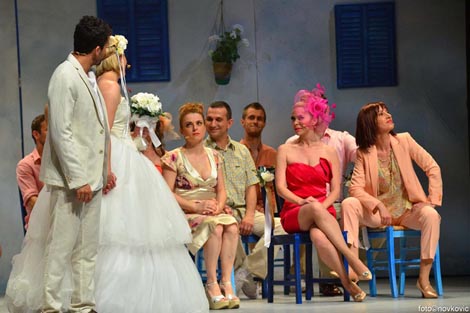 Zagrebačko gradsko kazalište Komedija: Benny Andersson, Björn Ulvaeus, Catherine Johnson, Mamma Mia!, red. Igor Barberić, dir. Dinko Appelt