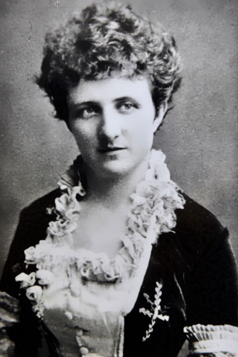 Marija Ružička Strozzi (Litovel, 3. kolovoza 1850. - 27. rujna 1937.), hrvatska glumica