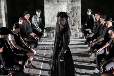 63. Dubrovačke ljetne igre: Dubrovačke ljetne igre i Hrvatsko narodno kazalište u Zagrebu u suradnji s Pandur.Theaters, Euripid: Medeja, red. Tomaž Pandur, foto: Aljoša Rebolj, www.dubrovnik-festival.hr