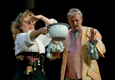 Hrvatsko narodno kazalište u Varaždinu: nepoznati autor, Mislibolesnik ili Hipohondrijakuš i Marc Antoine Charpentier, Le malade imaginaire, red. Ozren Prohić, dir. Saša Britvić