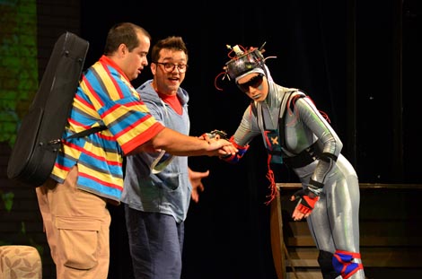 Gradsko kazalište Žar ptica, Zagreb: Sanja Pilić, Mrvice iz dnevnog boravka, red. Franka Perković