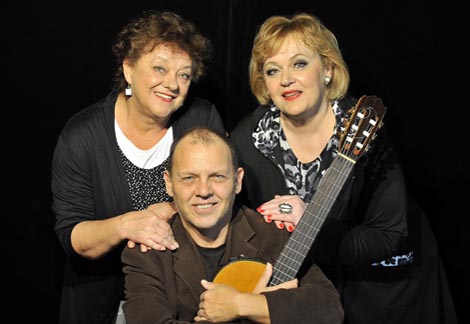 Nismo sve Karenjine, Ksenija Erker i Vera Zima