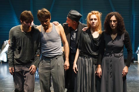 Noćna scena Hrvatskog narodnog kazališta u Osijeku: Marijan Gubina, 260 dana, red. Dražen Ferenčina