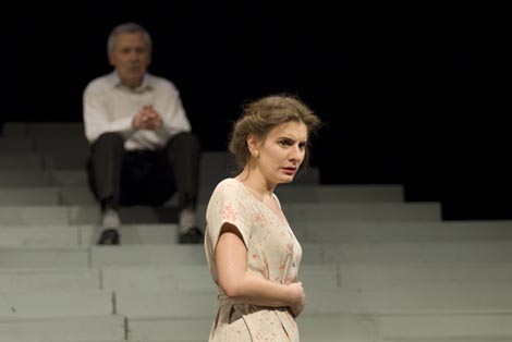 Pozorište Atelje 212, Beograd: Abdulah Sidran, Otac na službenom putu, red. Oliver Frljić