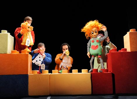 Gradsko kazalište lutaka Rijeka: Vjeko Alilović (prema Jensu Sigsgaardu), Pale, red. Serđo Dlačić