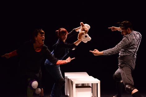 Purina & Mala scena, Zagreb: Dina Vukelić i Nina Horvat, pazi.mazi.voli., red. Nora Krstulović