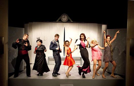 Gradsko kazalište lutaka Rijeka: Magdalena Lupi Alvir (prema braći Grimm i Charlesu Perraultu), Pepeljuga, red. Mojca Horvat