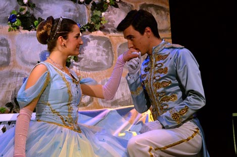 Teatar Naranča, Pula: Charles Perrault, Pepeljuga, red. Majkl Mikolić