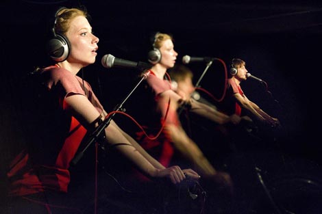 Schaubühne aus Lehniner Platz, Berlin, Duncan Macmillan, Pluća (Lungs), red. Katie Mitchell, foto: Gianmarco Bresadola