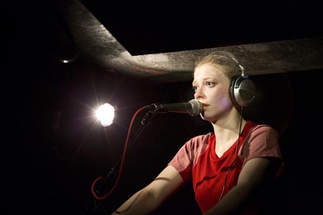 Schaubühne aus Lehniner Platz, Berlin, Duncan Macmillan, Pluća (Lungs), red. Katie Mitchell, foto: Gianmarco Bresadola