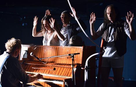 Slovensko narodno gledališče, Ljubljana, Stanisław Ignacy Witkiewicz, Poludjela lokomotiva, redatelj Jernej Lorenci 