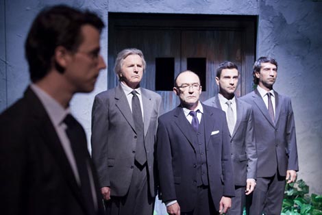 Zagrebačko kazalište mladih: Goran Ferčec, Radnice u gladovanju, red. Olja Lozica