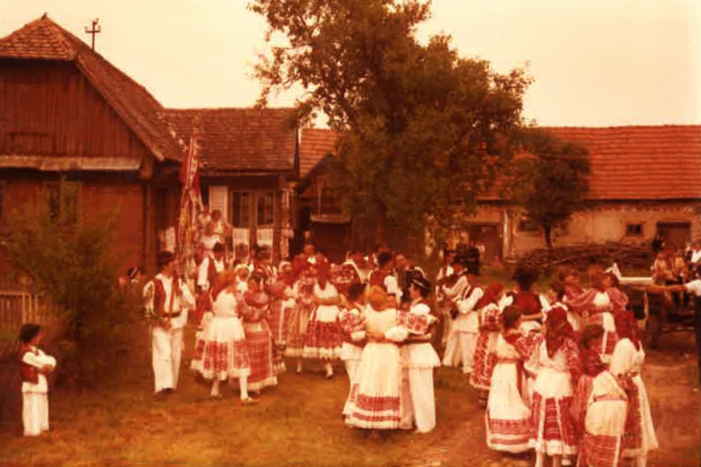 Resnička svadba u izvedbi KUD-a Resnik 1964. godine 