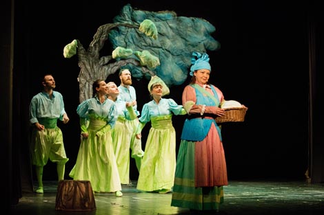 Dječje kazalište Branka Mihaljevića, Osijek, Gradsko kazalište Joza Ivakić, Vinkovci: Hans Christian Andresen, Ružno pače, red. Đorđe Dukić